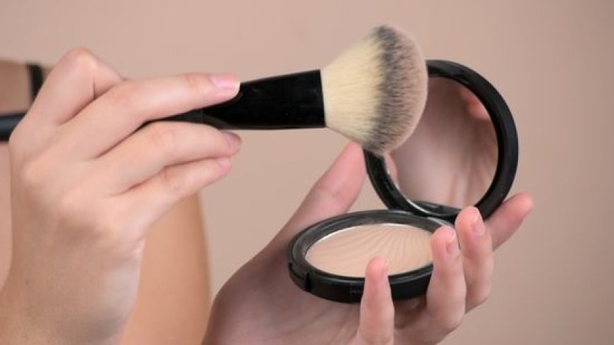 The Best 10 Foundation Everyone Woman Should try for Natural Skin